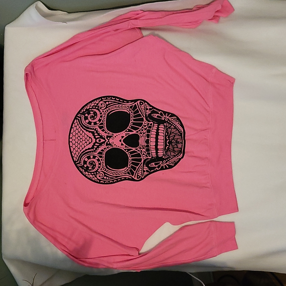 Electro Threads Pink top with Skull